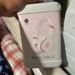 Beats by Dre Solo 4 Headphones - Pink and White